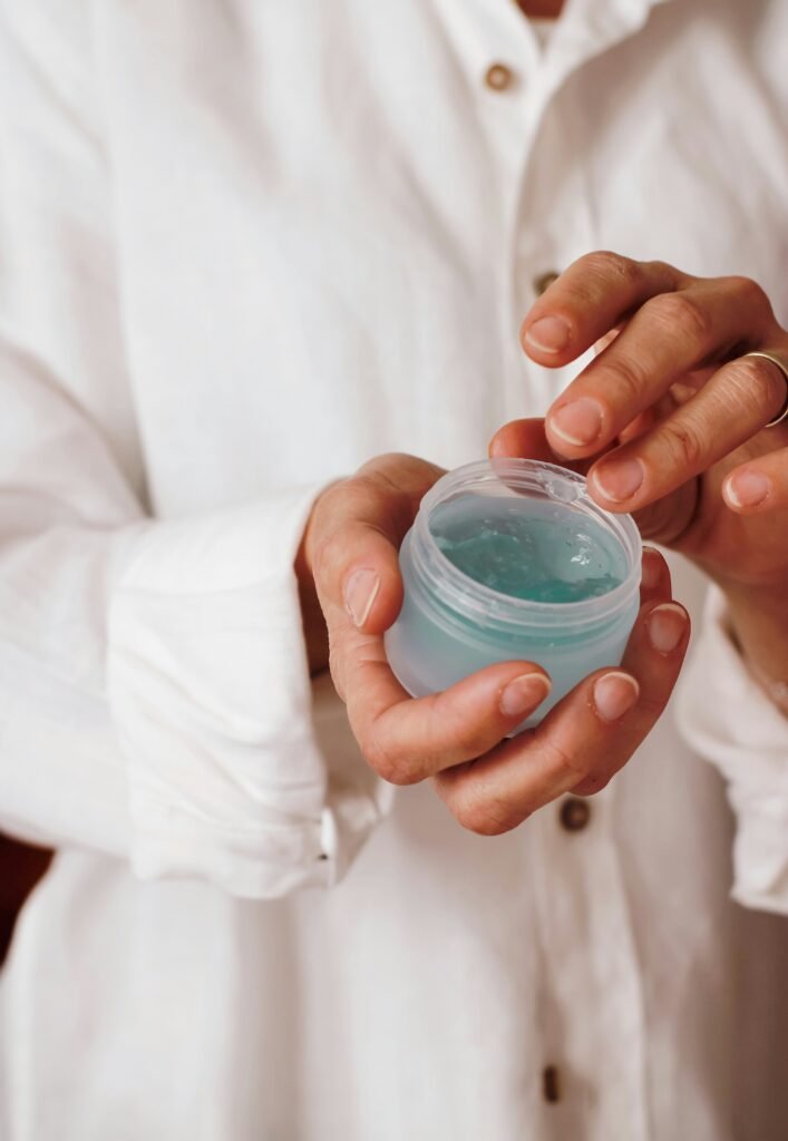 إستخدام كريم مرطب للمساعدة على حماية وإصلاح حاجز البشرة  